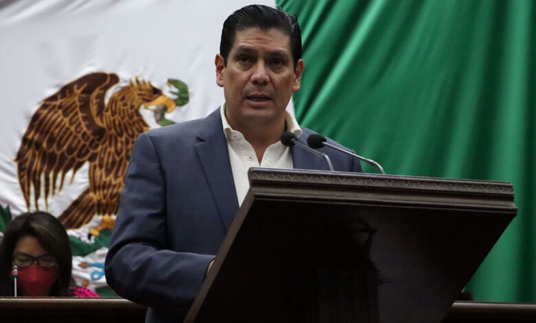 Propone Ernesto Núñez incluir evaluaciones de impacto económico en iniciativas legislativas