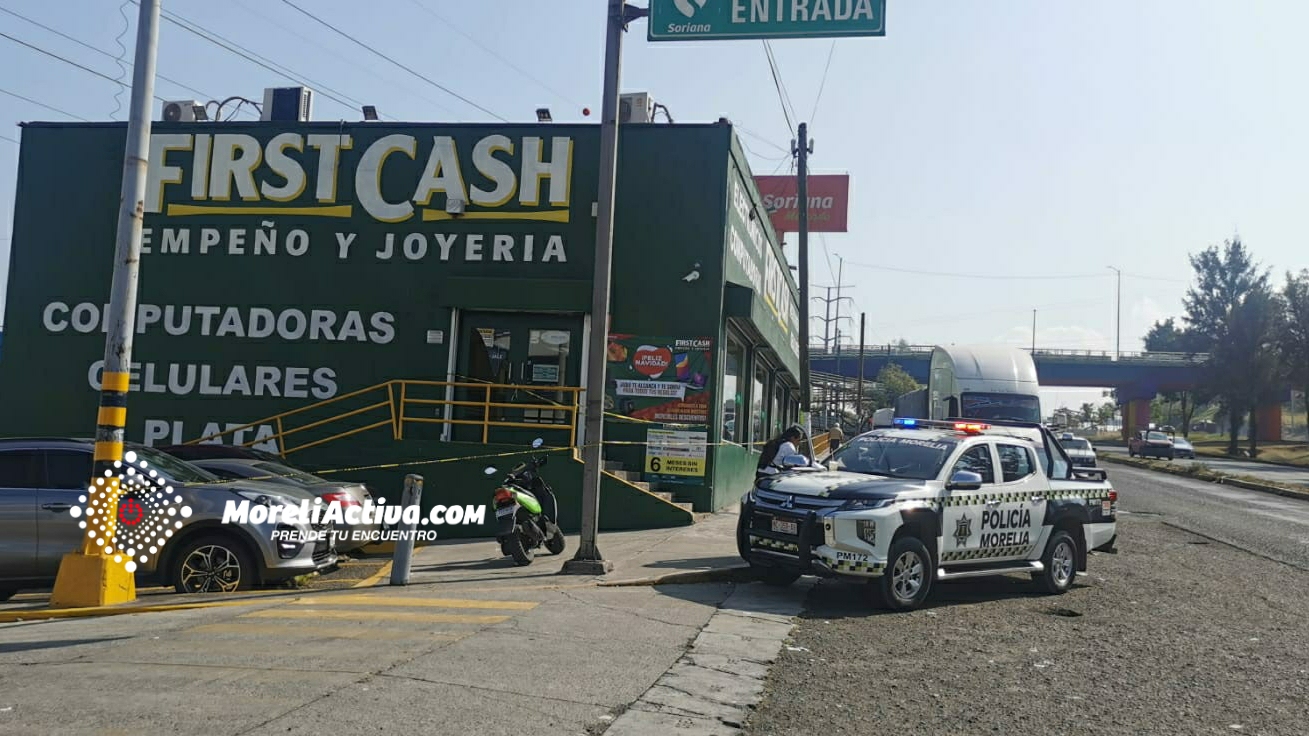 Sujetos armados quedan atrapados dentro de una tienda de empeño en su  intento de asalto, lograron escapar. - MoreliActiva